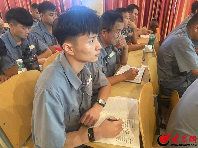 淬炼精兵 闪耀风采 