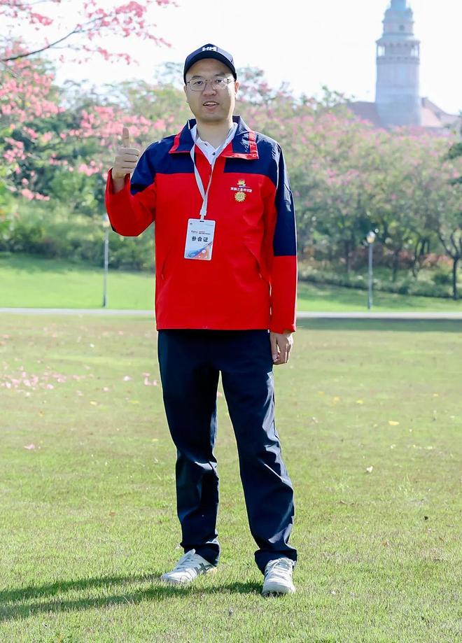 携手逐梦终把征途写成